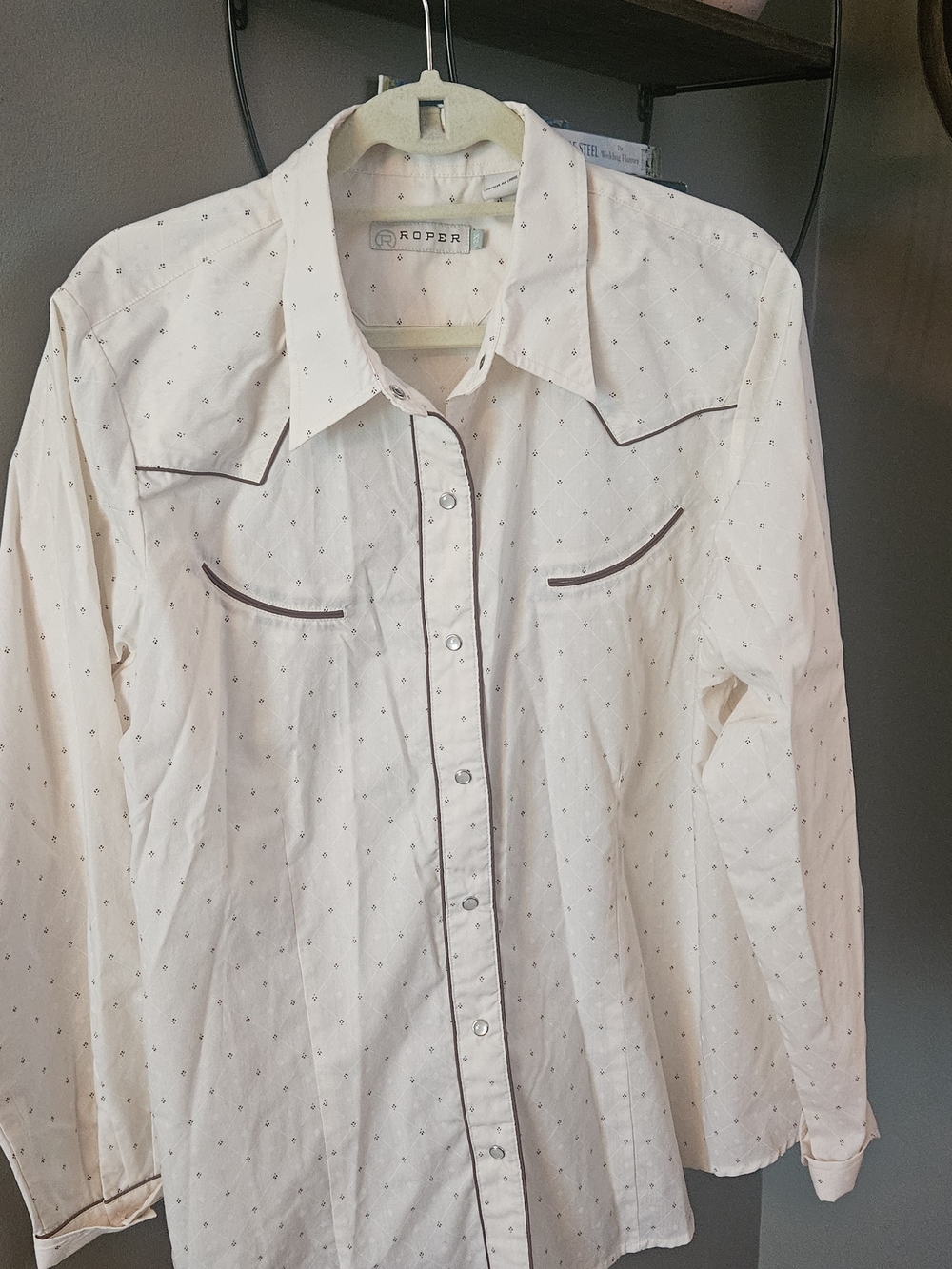 Roper Men's Cream Button-Down Western Shirt with Contrast Piping
